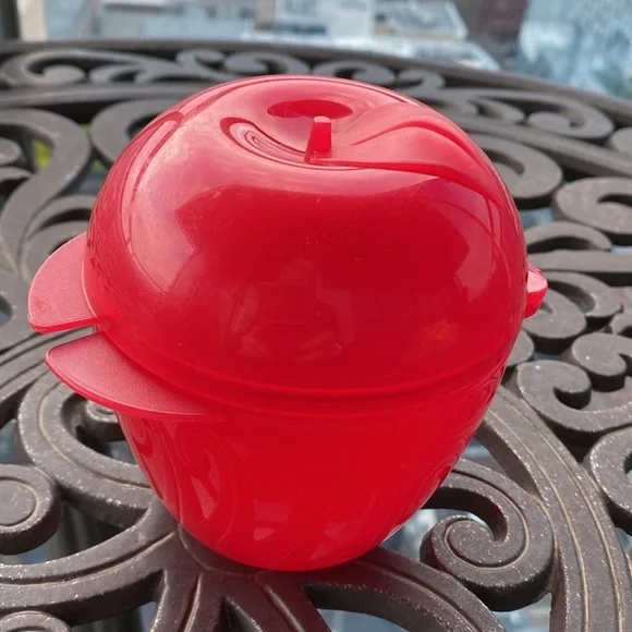 TUPPERWARE - Red Apple Keeper Container - Picture 8 of 9